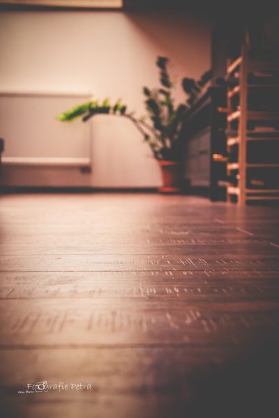 Ochranný nátěr podlahy v apartmánech