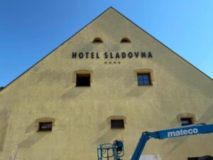 Renovace exteriéru Hotelu Sladovna v Černé Hoře